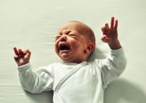 coliche neonato come riconoscerle e cosa fare