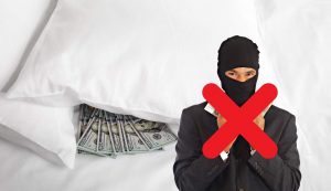 Addio ladri soldi nel letto