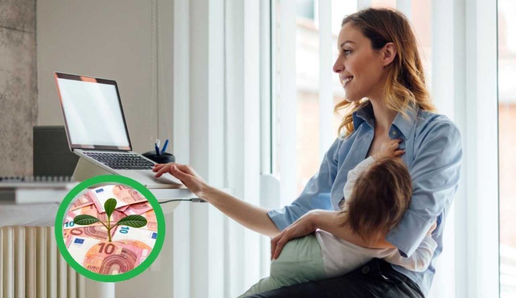 Madre felice che lavora