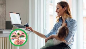 Madre felice che lavora